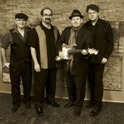 Ronnie Earl & The Broadcasters - List pictures