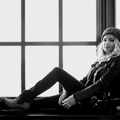 Tori Kelly - List pictures