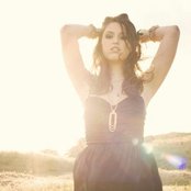 Rozzi Crane - List pictures