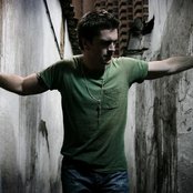 Juanes - List pictures