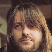 Robert Wyatt - List pictures