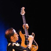 Nils Lofgren - List pictures