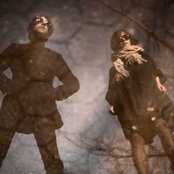 Hundred In The Hands - List pictures