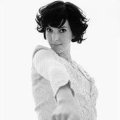 Rosie Thomas - List pictures