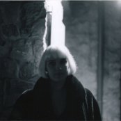 Molly Nilsson - List pictures