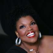 Angela Brown - List pictures