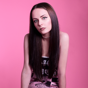 Hannah Diamond - List pictures