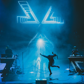 Chvrches - List pictures