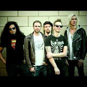 W.e.t. - List pictures