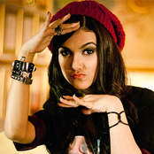 Manu Gavassi - List pictures