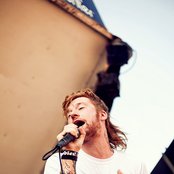 Jonny Craig - List pictures
