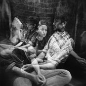 Esben And The Witch - List pictures