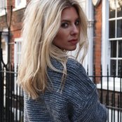 Mollie King - List pictures