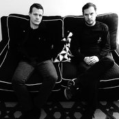 Lilacs & Champagne - List pictures