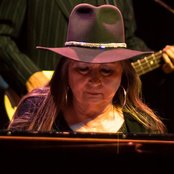 Bobbie Nelson - List pictures