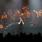 Yanni - List pictures