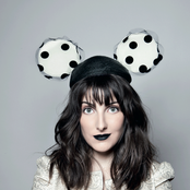 Clarice Falcão - List pictures