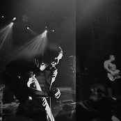 Future Islands - List pictures