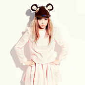 Lee Hi - List pictures