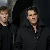 The Gutter Twins - List pictures