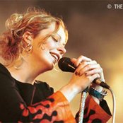 Anneke Van Giersbergen - List pictures