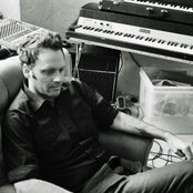 Dustin O'halloran - List pictures