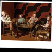 Neljä Ruusua - List pictures