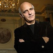 Ludovico Einaudi - List pictures