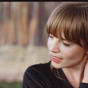 Ingrid Olava - List pictures