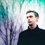 Lone - List pictures