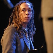 Gerald Clayton - List pictures