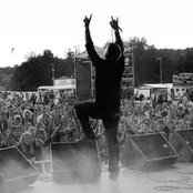 Maroon - List pictures