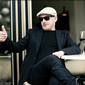 Flo Mega - List pictures