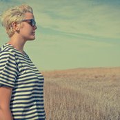 Betty Who - List pictures