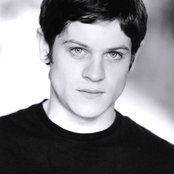 Iwan Rheon - List pictures