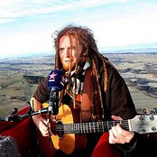 Newton Faulkner - List pictures