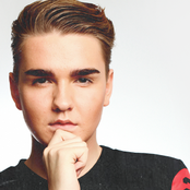 A*base - List pictures