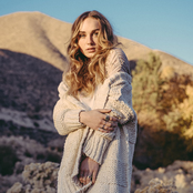 Zella Day - List pictures