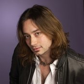 Constantine Maroulis - List pictures