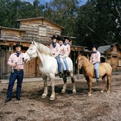 Me First And The Gimme Gimmes - List pictures