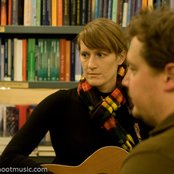 Laura Gibson - List pictures