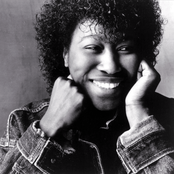 Joan Armatrading - List pictures