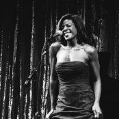 Nicole Henry - List pictures