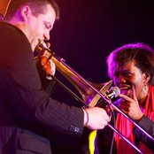 Club Des Belugas - List pictures