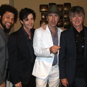 Crowded House - List pictures