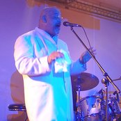 Phil Perry - List pictures