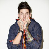 T. Mills - List pictures