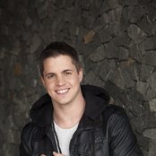 Johnny Ruffo - List pictures