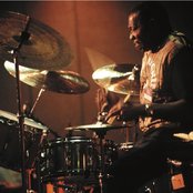 Elvin Jones - List pictures