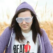 Love Is A Story - List pictures